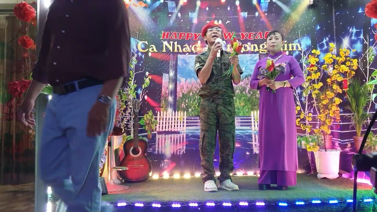 AI RA XỨ HUẾ 