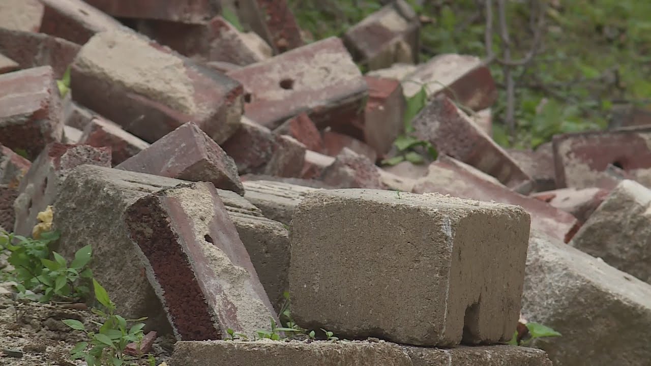 Occupied 5 story apartment building partially collapses in St. Louis city