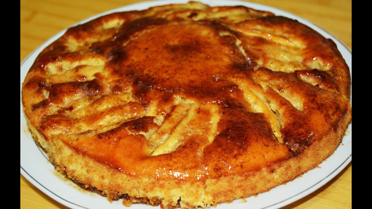 كيكة التفاح الطرية بالكراميلChef Ahmad's Kitchen/Moist Apple Cake