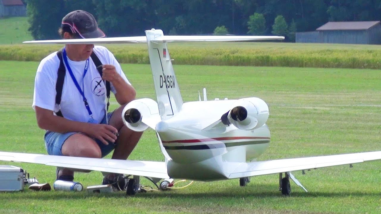 CESSNA CITATIONJET HUGE RC C-525 SCALE MODEL TURBINE JET FLIGHT DEMONSTRATION