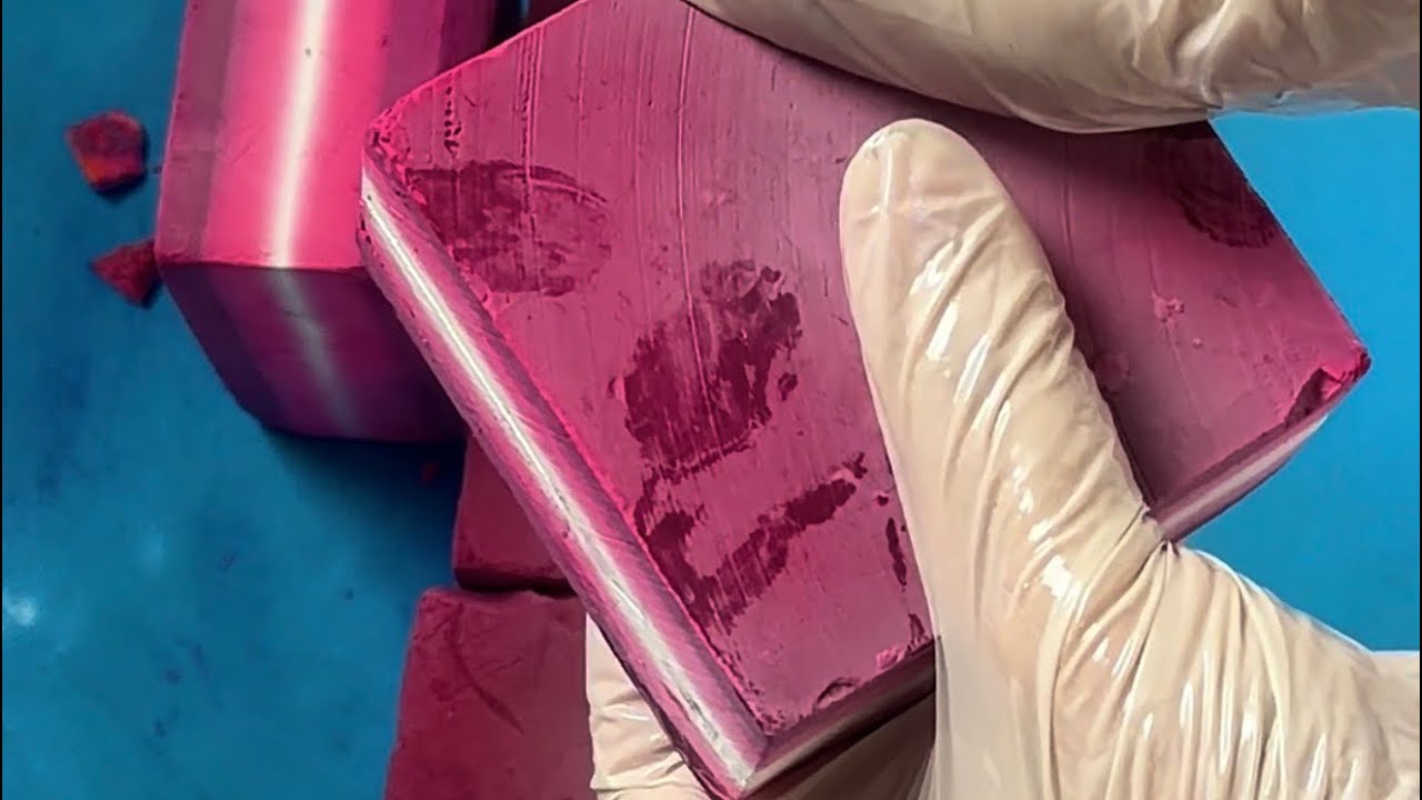 The delightful pink dyed before reprocessing 😍😍😍#gymchalk #relaxing #crunchynoises #asmr 
