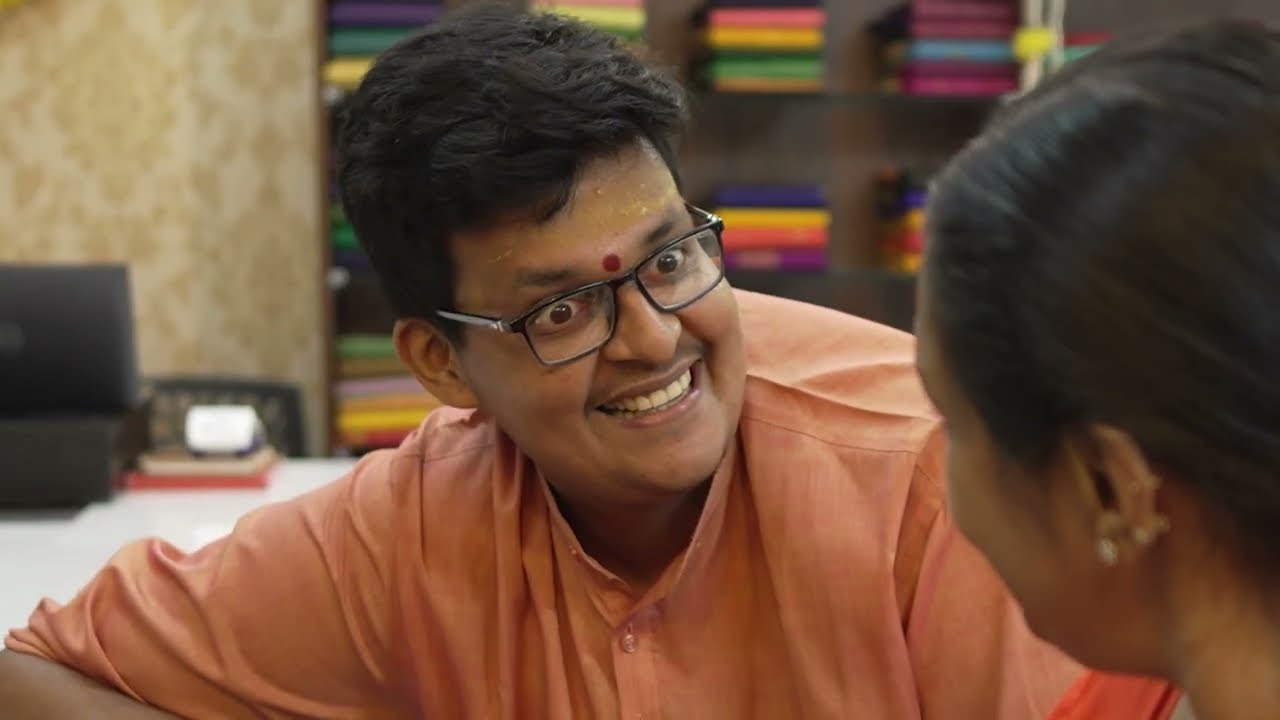 விக்கி என்ன பண்ற? ஆடி மாதத்தில் அம்மாவுக்காக புடவை வாங்கும் தருணம். ft @SriAryaSilks