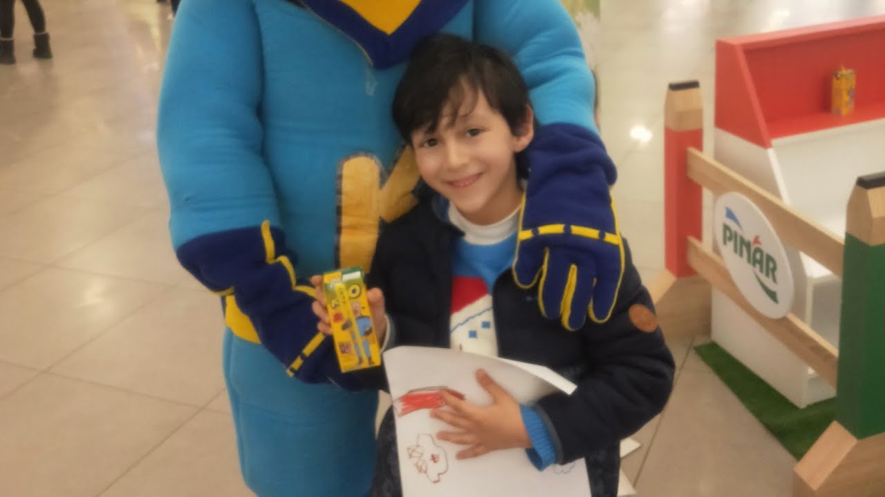Faruk Cem Pınar Kido kahramanı ile tanıştı🐮 muzlu süt içti hem güçlendi hem resim yaptı kids video