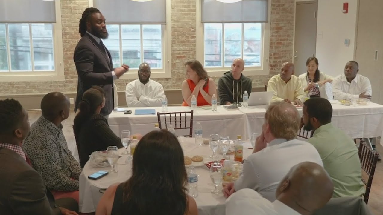 Walter Payton Man of the Year nominee Demario Davis gets support from VOTE's Norris Henderson