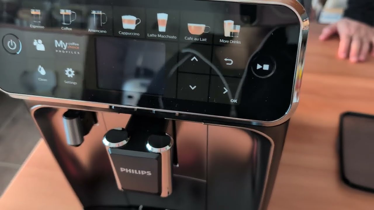 Распаковка кофемашины Philips Series 5400 model EP5447/90