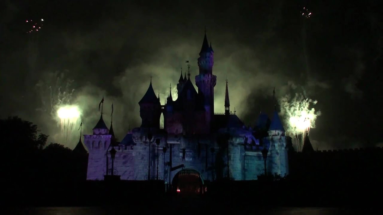 [HKDL] Nightmare in the Sky Halloween pyrotechnics show 2010