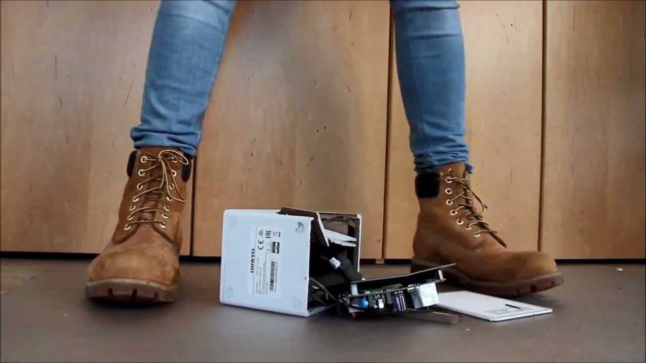Boy timberland boots crush - crushing speaker