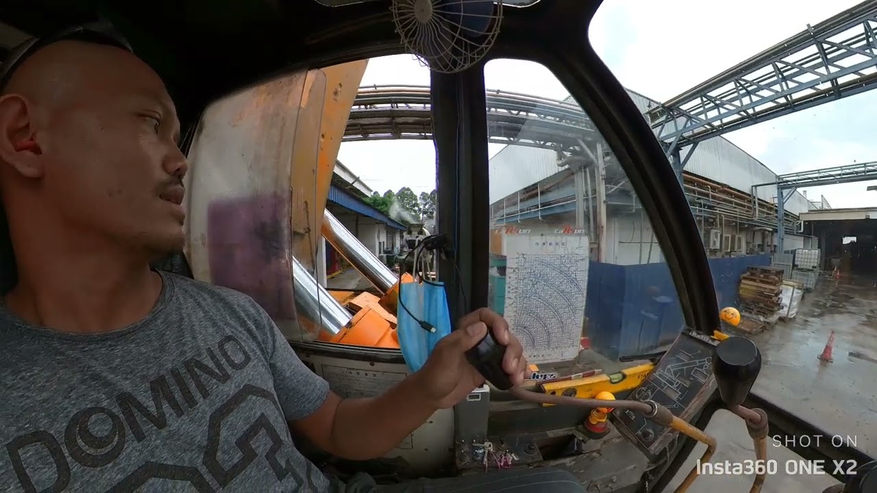 jom kita layan part konkrit gaiss😃#skill realife operator mobile crane#kato mark 2