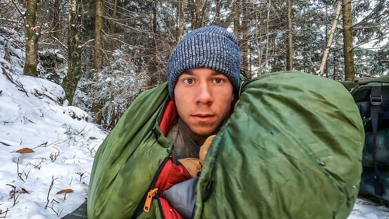Spartanische Schnee Übernachtung im April