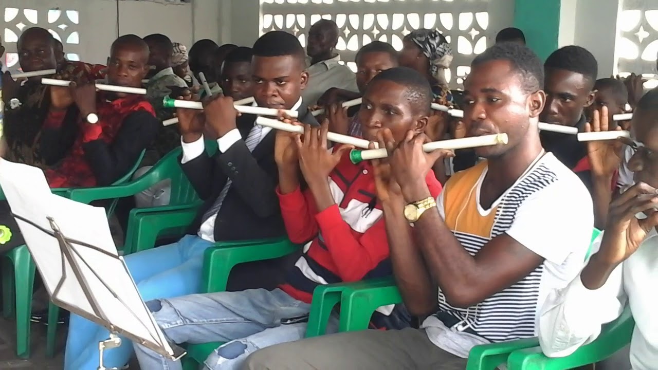 Fluki N'djili titre : Nalingiyo nzambe