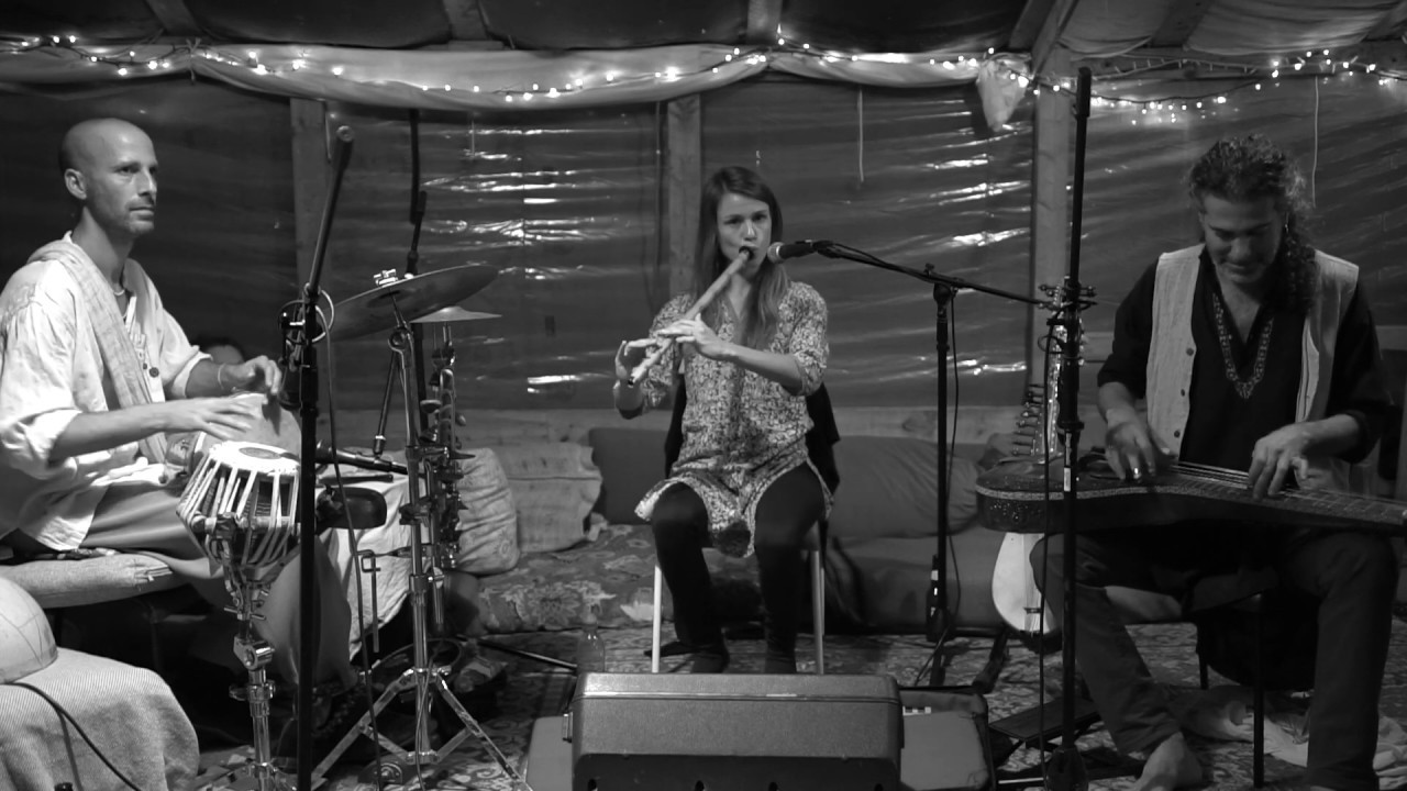 Gamak Playing IndoHicaz by Periklis Papapetropoulos