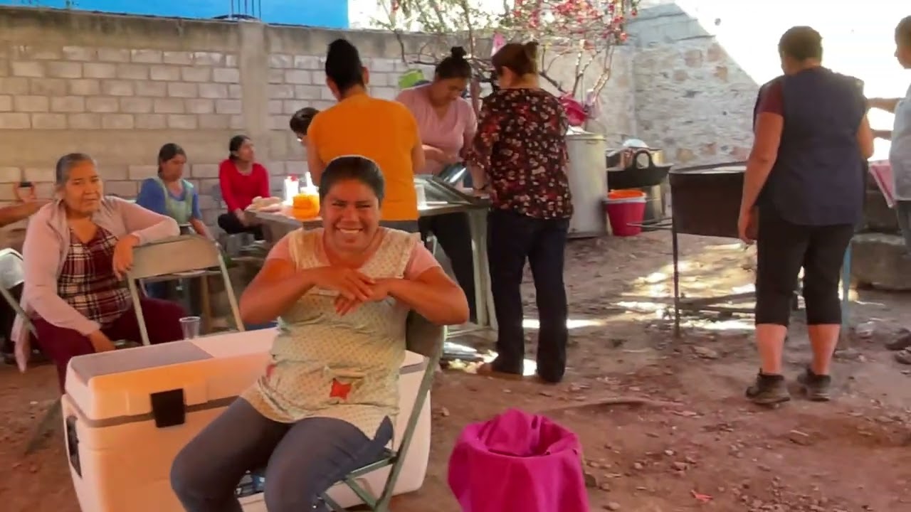 SE LLEGÓ LA HORA DE COMPARTIR LOS SAGRADOS ALIMENTOS 