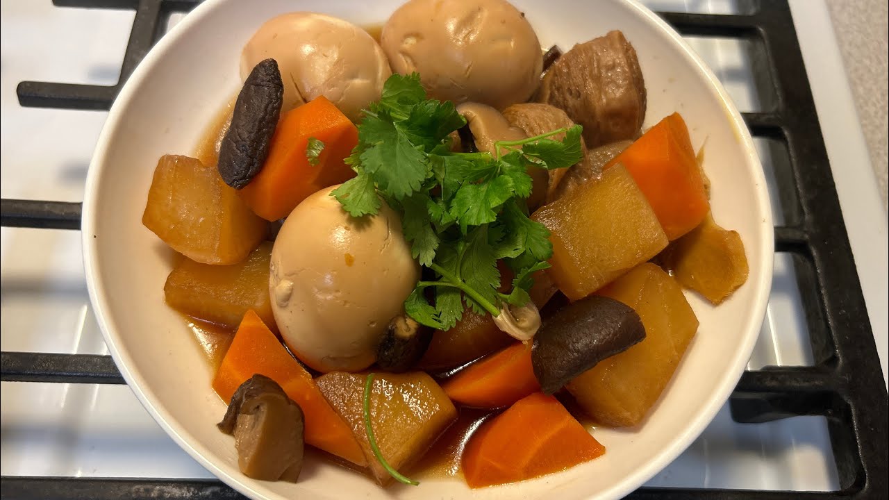 電鍋料理～懶人法滷白蘿蔔（菜頭）。這樣滷很清甜喔。素食。Braised Radish