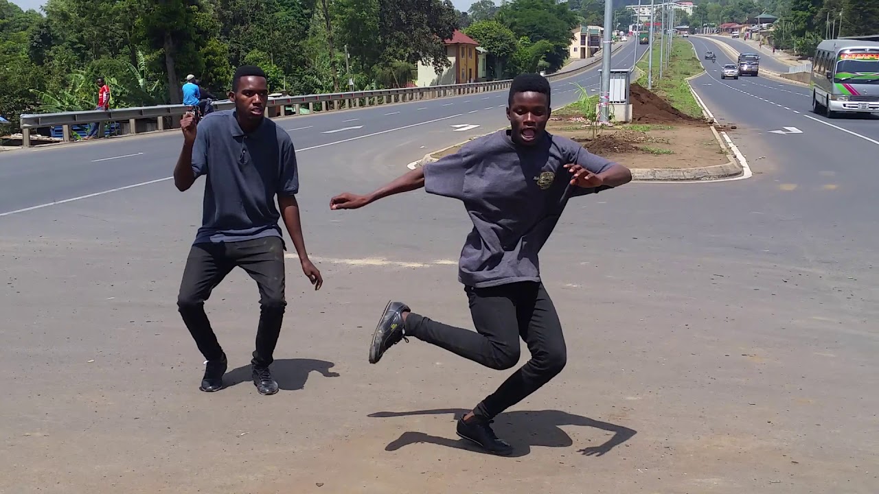 Pakisha - Dladla Mshunqisi & Bhenga Vs Amapiano