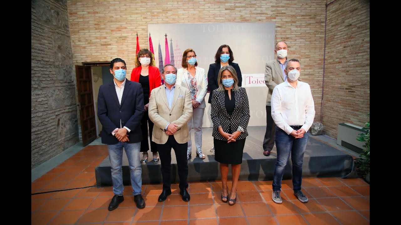 La alcaldesa y los agentes sociales firman el acuerdo de la reactivaci&oacute;n de la econom&iacute;a y el empleo