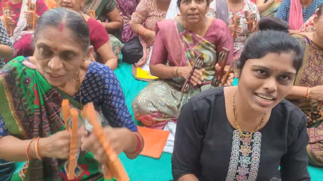 આવો બાયુ બોલો બાયુ રે જેશ્રીકૃષ્ણ🌹ચાલો ગોકુળમાં જોવાને જાયે કાન ગોપી..🌹કાને સોનારૂપાની સોપાટ સીતરીરે