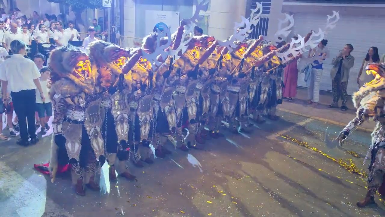 Entrada Cristiana Moros y Cristianos Agost 2024 con la comparsa Moros Negros