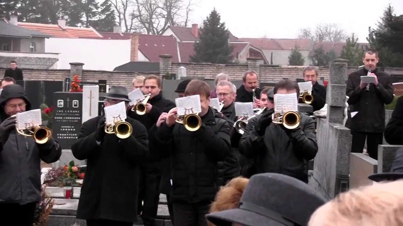 LANŽHOT- Z pohřbu kamaráda, muzikanta, zpěváka, LUDVÍKA PRAJKY: na hřbitově