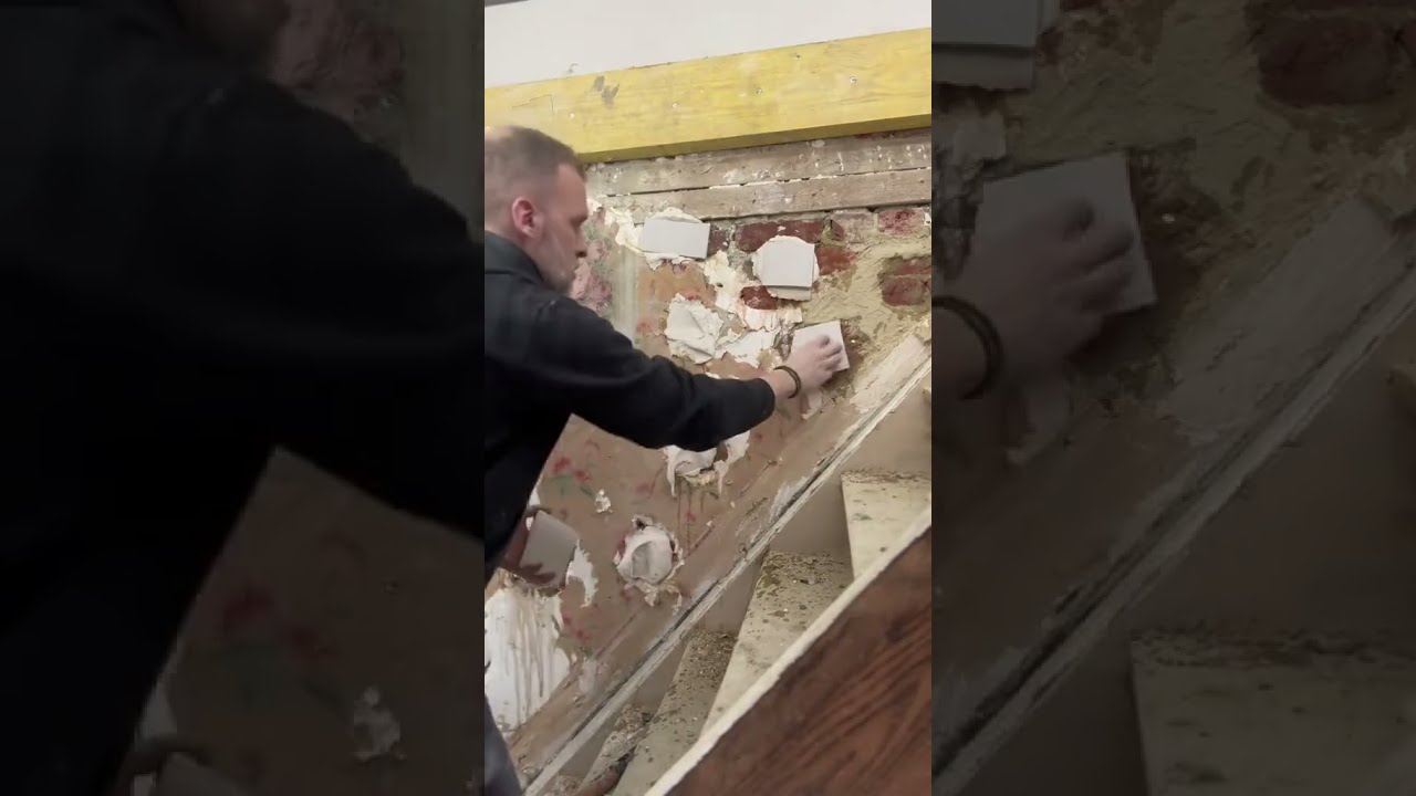 Placo coll&eacute; sur mur ancien..
