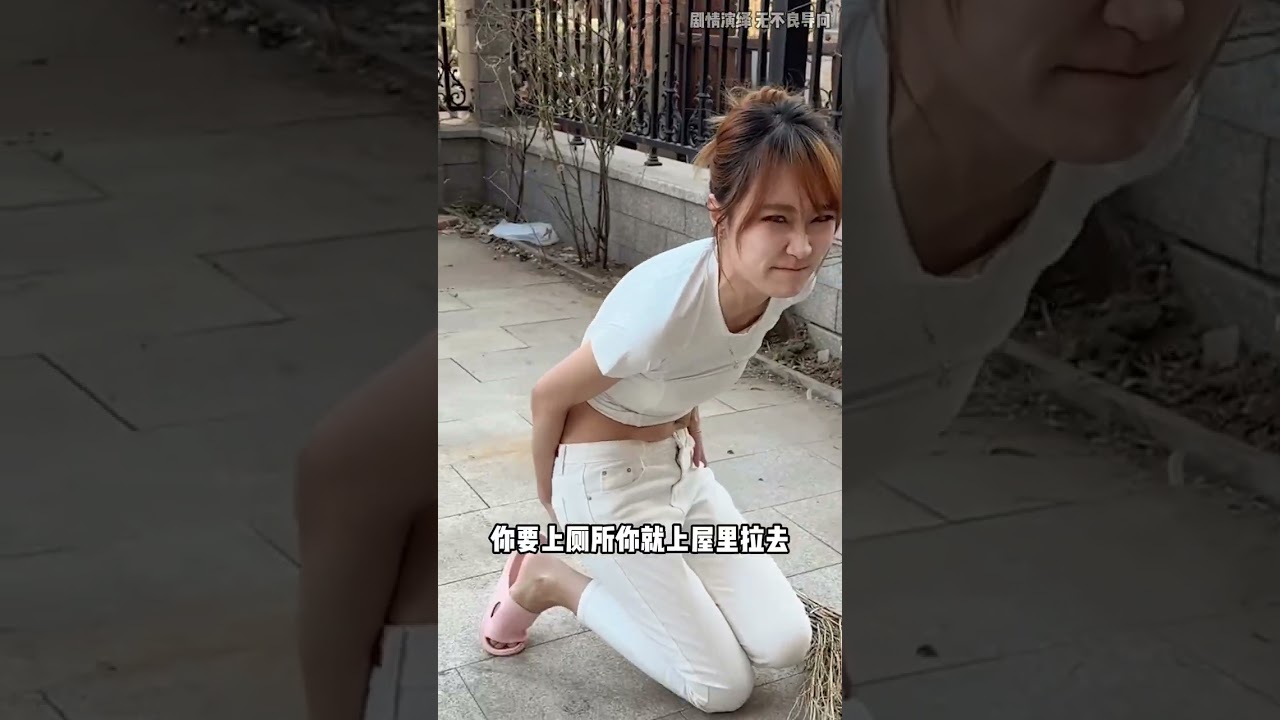 用1000个杯子摆满卫生间，整蛊着急上厕所的女朋友！#依然夏天  #搞笑 #整蛊 #情侣 #funny