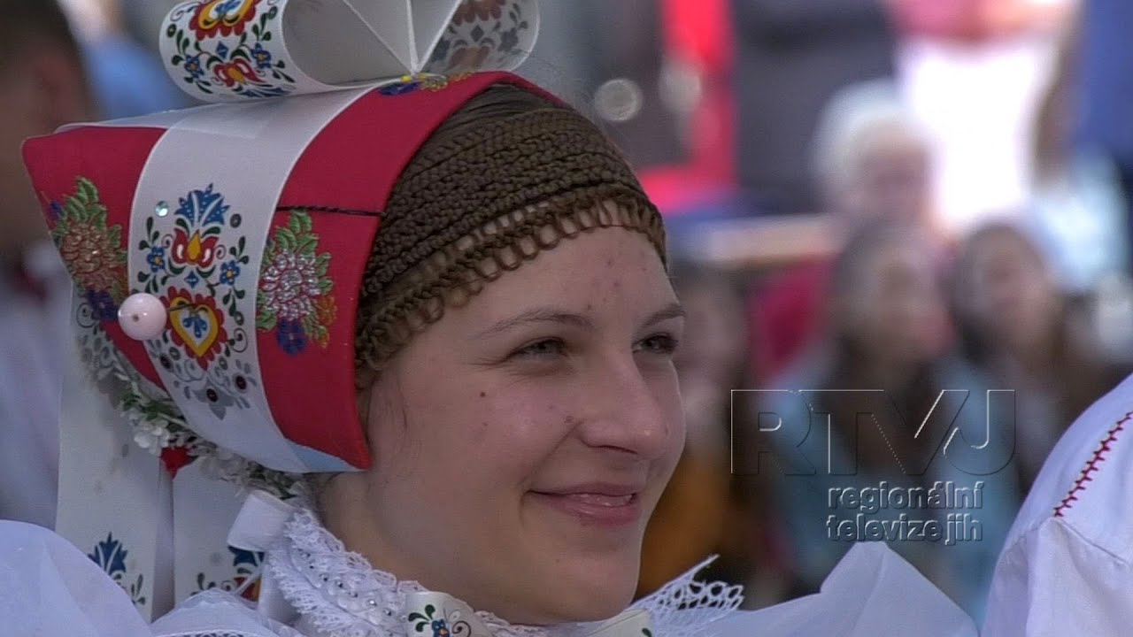 Hodové pondělí v Dolních Bojanovicích patří místním krojovaným