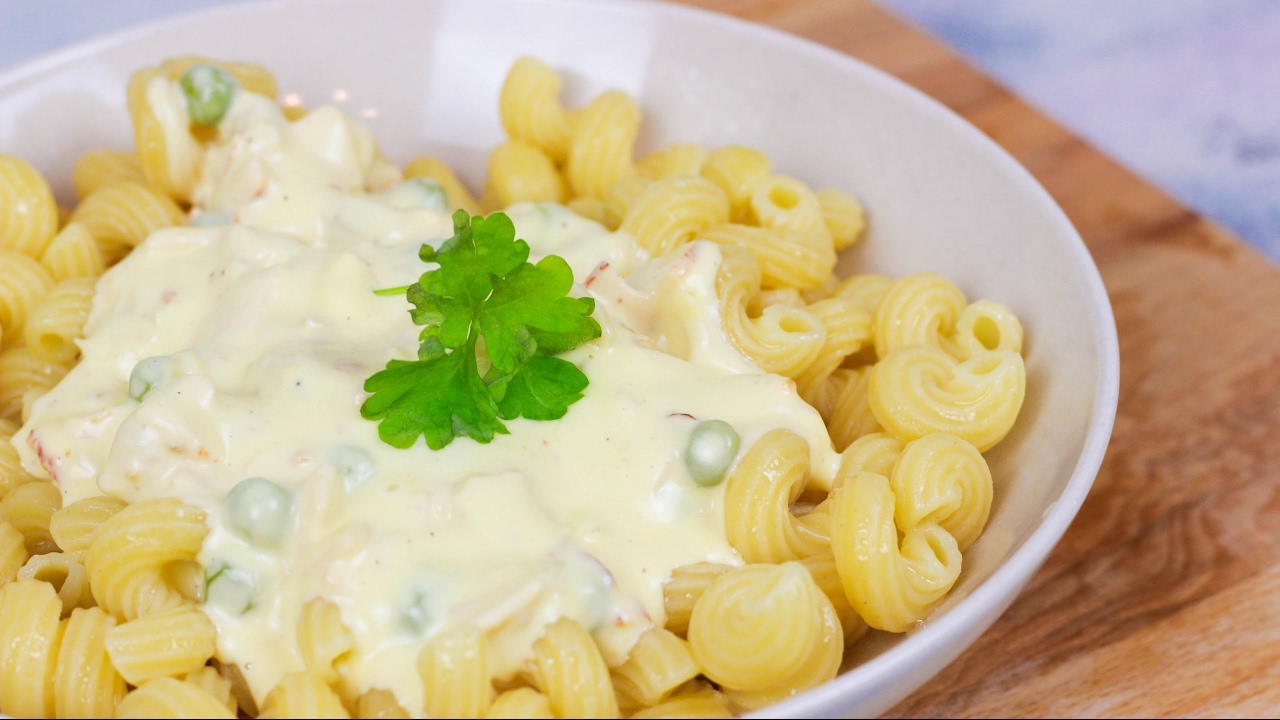 Nudeln mit Käse Sahne Sauce - Pasta mit Käsesauce