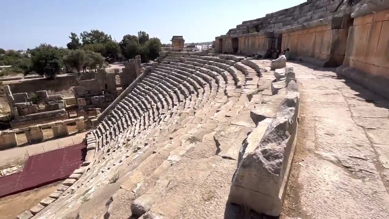 Демре (Мира) в Ликии, Турция. Город Святого Николая (Санта-Клауса).