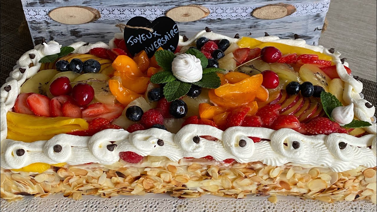 Génoise montée a la crème et aux fruits