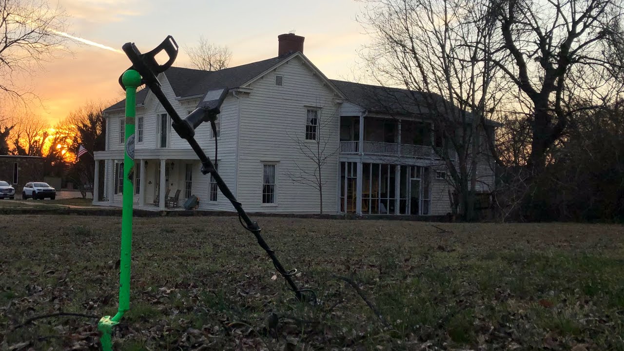 Metal Detecting between two 1800s Homes with the Equinox 700 
