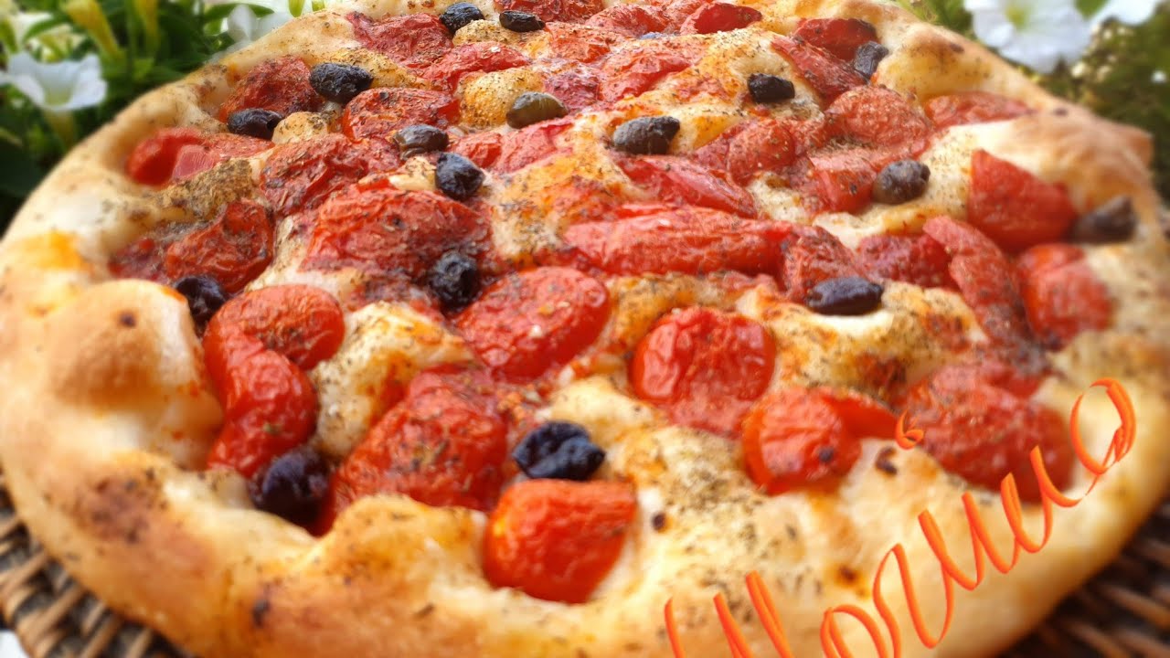 Focaccia Barese con Patata  Impastato a mano con riposo in frigo.