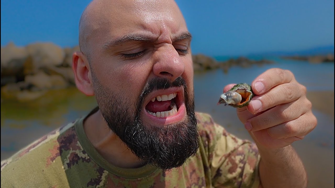 Mangio molluschi per sopravvivere.