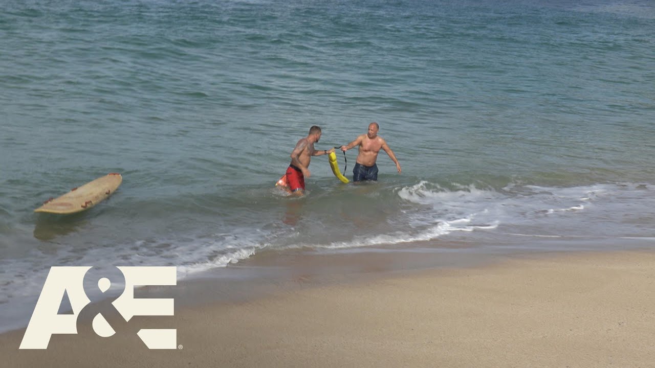Live Rescue: Couple Nearly Drowns in Hawaii (S3) | A&E