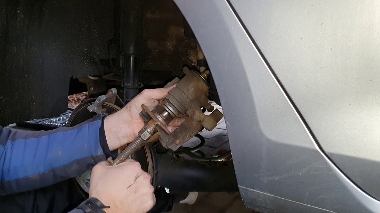 VW Golf 7 Hinterradbremse wechseln OHNE OBD-TESTER