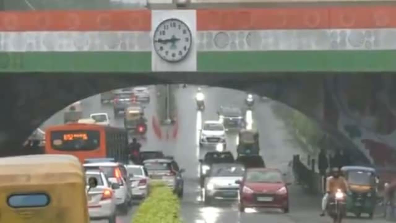 Delhis Minto Bridge Fine Despite Heavy Rains Internet Calls It Medical Miracle