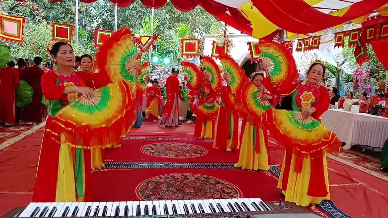 Múa Hội xuân  quê  hương  CLB Lai sơn 