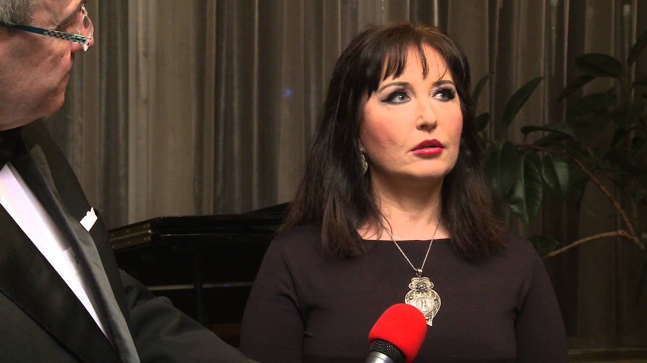 INTERVIU CU  ELENA MOSUC