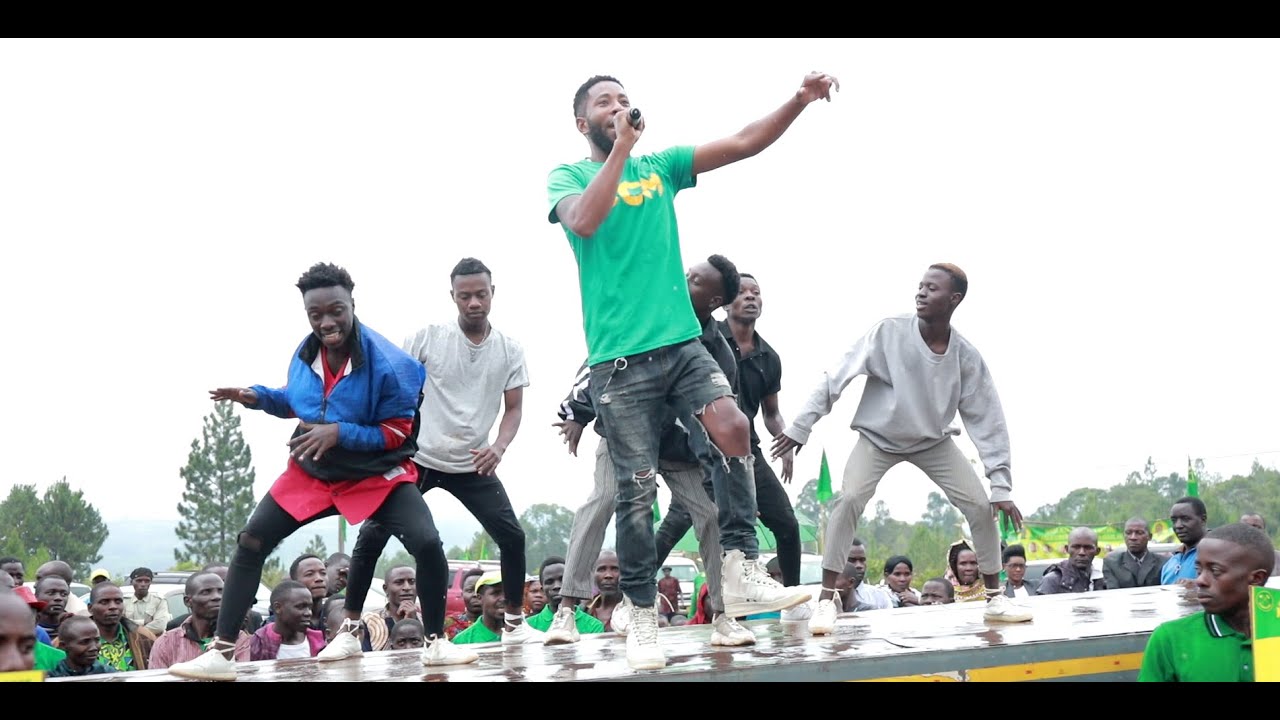 SHOO YA BKSANDE MBELE YA MBUNGE MWIJAGE NA ANA TIBAIJUKA NAWENGINE WENGI KWEYE UZINDUZI WA KAMPEINI