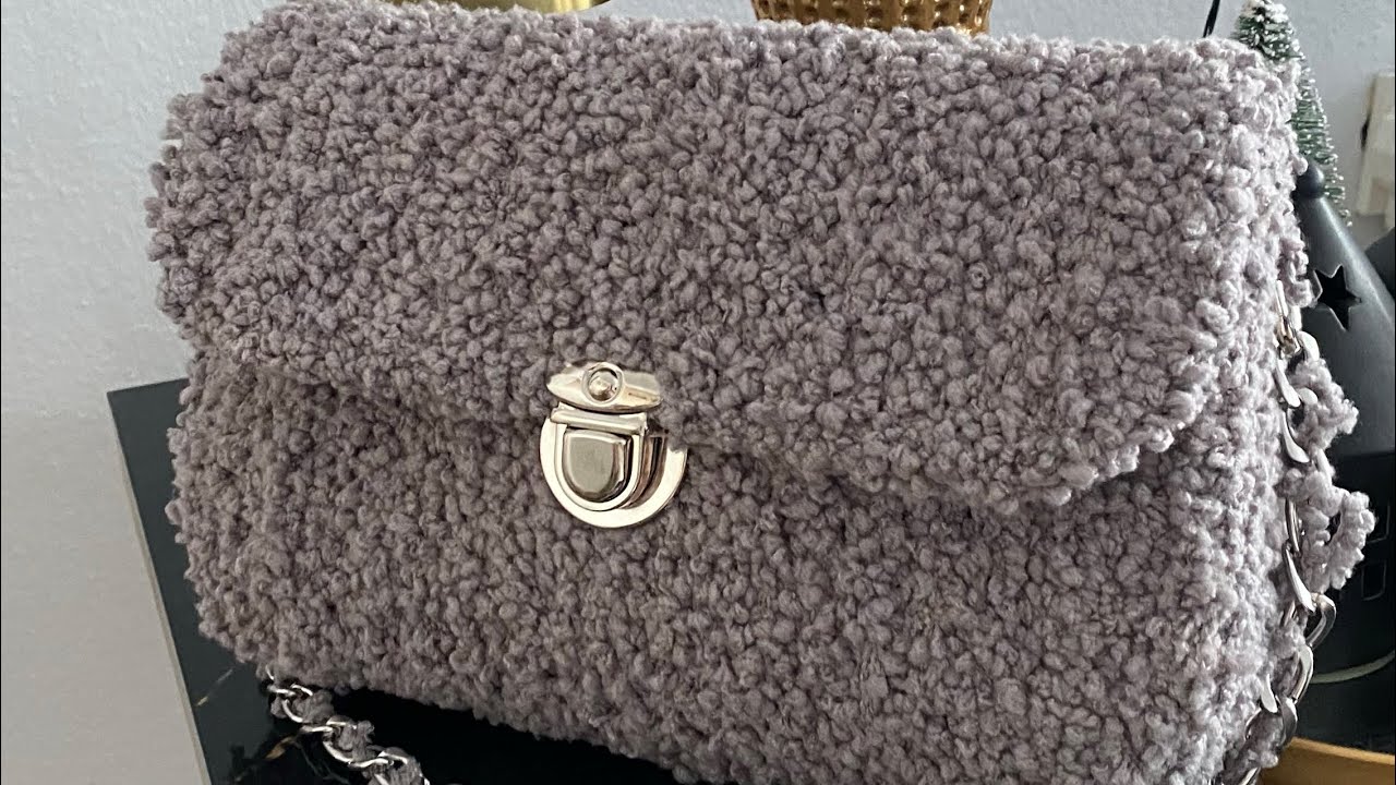 Sadece zincir çekerek çanta yapalım. #kanvas #peluş #örgü #örgümodelleri #örgüçanta #çantamodelleri