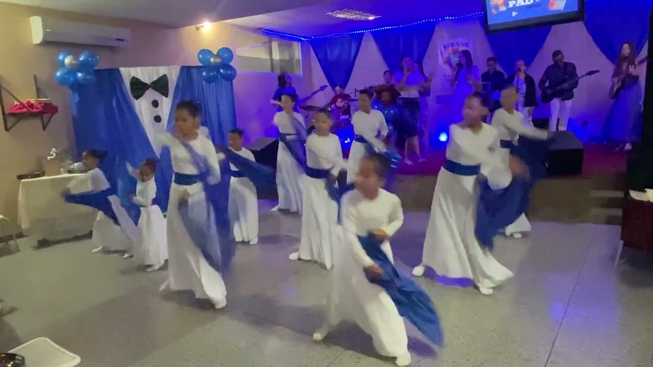 Danza Intérprete YAHWEH - Christine D’Clario