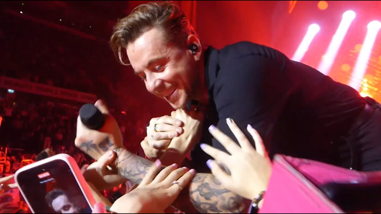 Busted vs McFly - Red