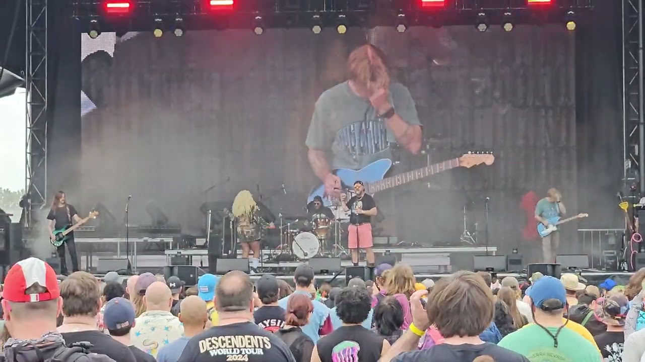 New Vegas Bomb - @CLIFFDIVEROK @ Riot Fest 9/20/25