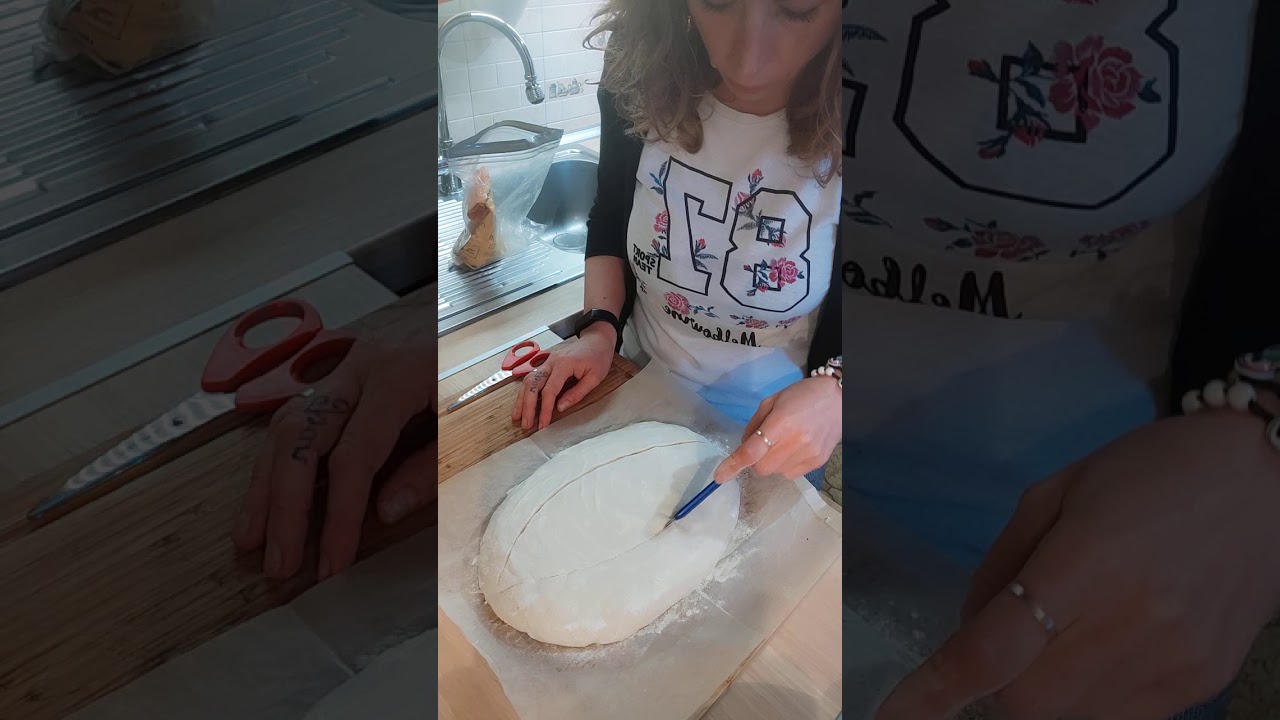 come effettuare un taglio sul pane 🍞