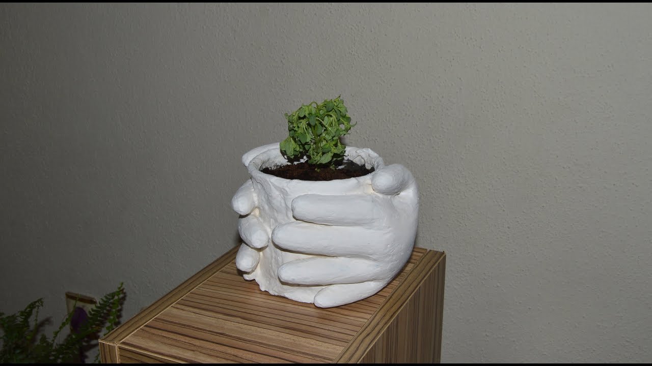 Eldiven ve Çimento ile İlginç bir Saksı Yapımı & DIY Cement Craft Idea- Flower Pot with Gloves