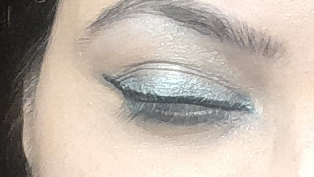 Silver Grey Smokey Eye Makeup | Office and Party wear