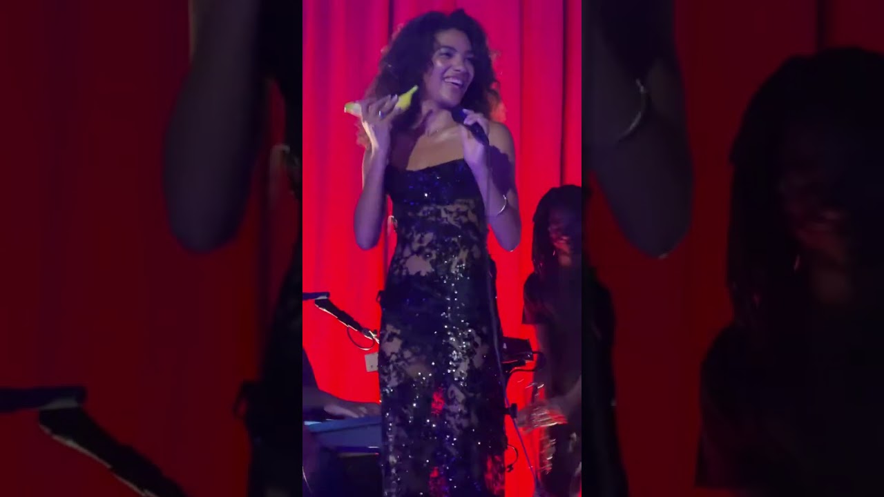 Ladies Room - Olivia Dean 🩵 Live at NYC Brooklyn Paramount 