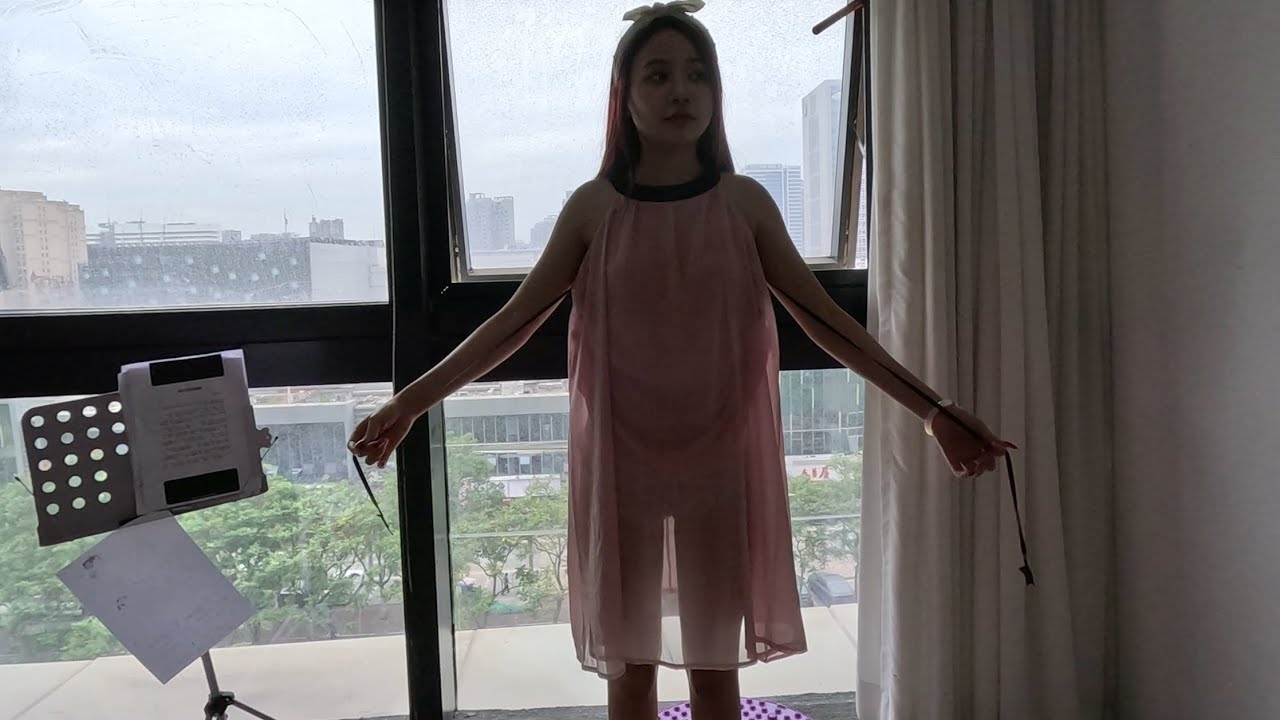 甜甜的蛋蛋来啦，今天展示一款神奇的裙子，内衬要是能自动掉下来就更好啦
