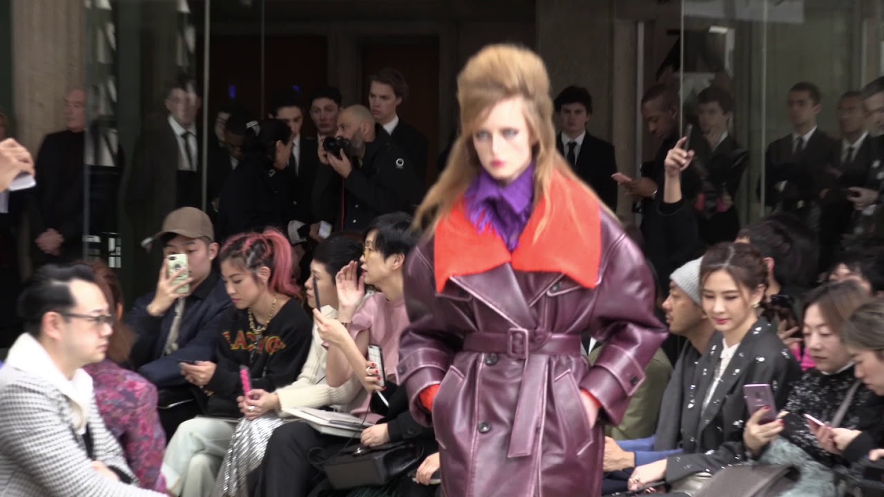 Le d&eacute;fil&eacute; Miu Miu vu par Morgane Polanski - L'OFFICIEL