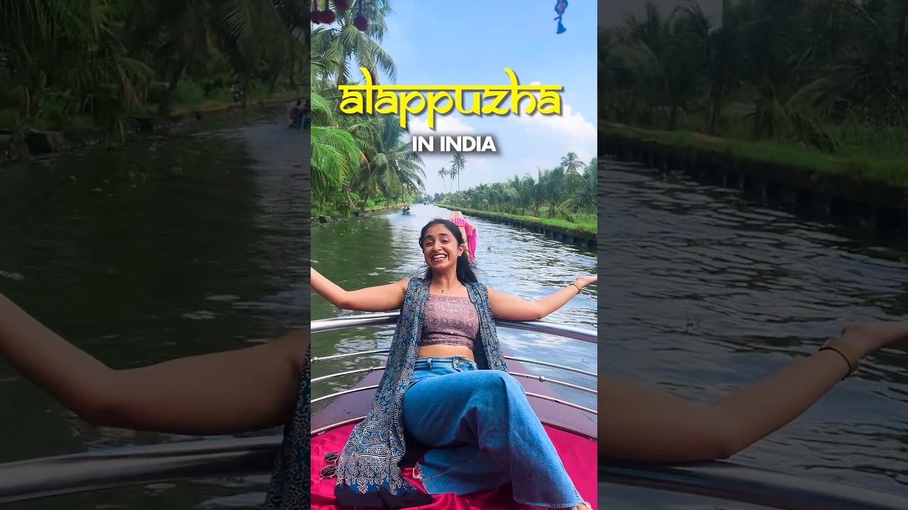 The REAL floating PARADISE of Kerala!!🚣&zwj;♂️ #alappuzha #alleppey #backwatersofkerala #kerala