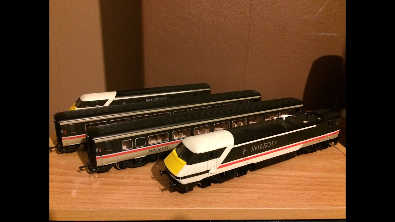 Hornby R696 Intercity 225 OO Gauge Electric Train Set. Bestbuys2014louisa