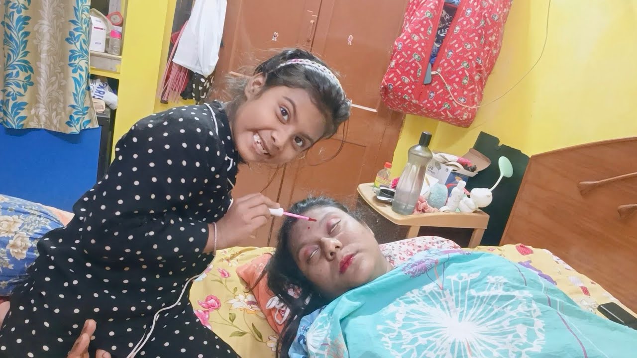 মাঝরাতে ডোনা করলো মা র সাথে প্রাঙ্ক Prank। Dona r Prank Reaction
